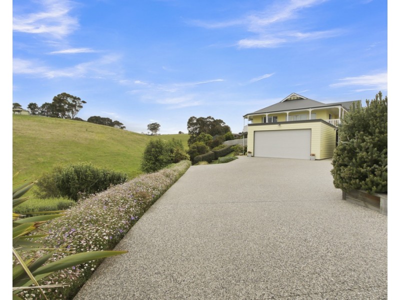 9 Sea-Lakes Close, Lakes Entrance VIC 3909