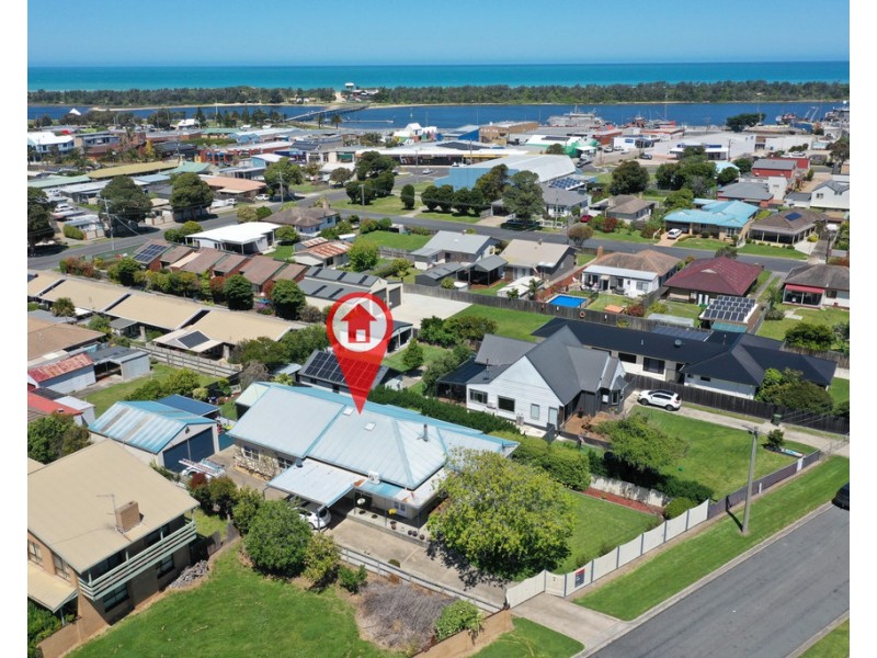 8 North Arm Avenue, Lakes Entrance VIC 3909
