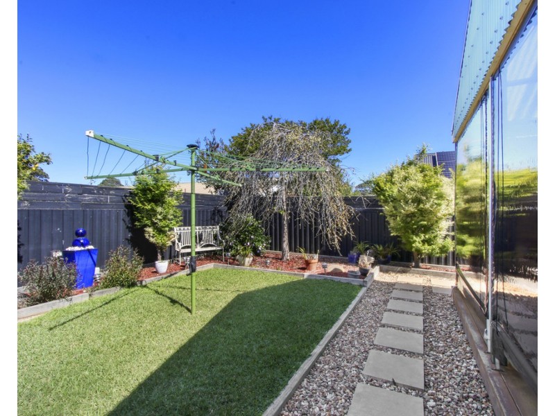 8 North Arm Avenue, Lakes Entrance VIC 3909