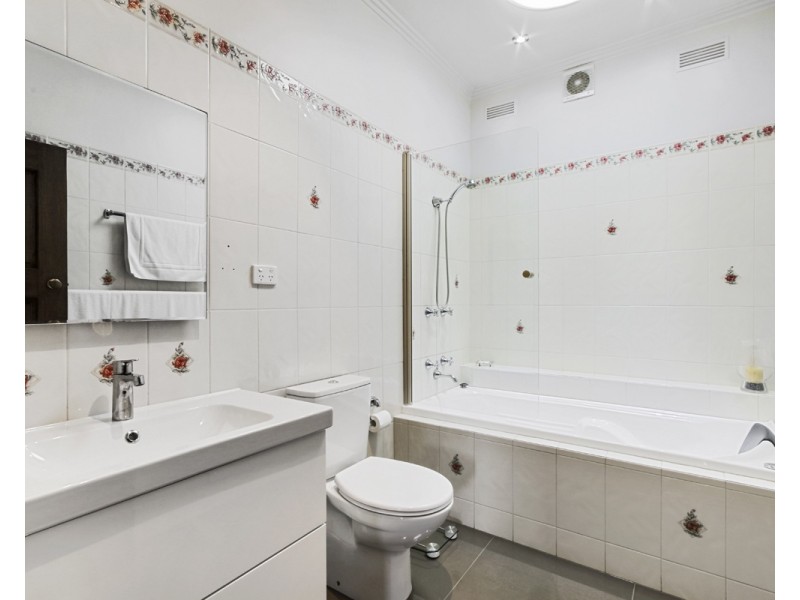 13 Orme Street, Lakes Entrance VIC 3909