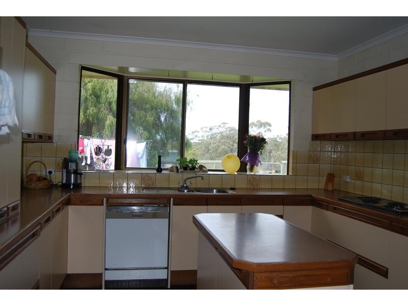 140 Hoggs Lane, Lakes Entrance VIC 3909