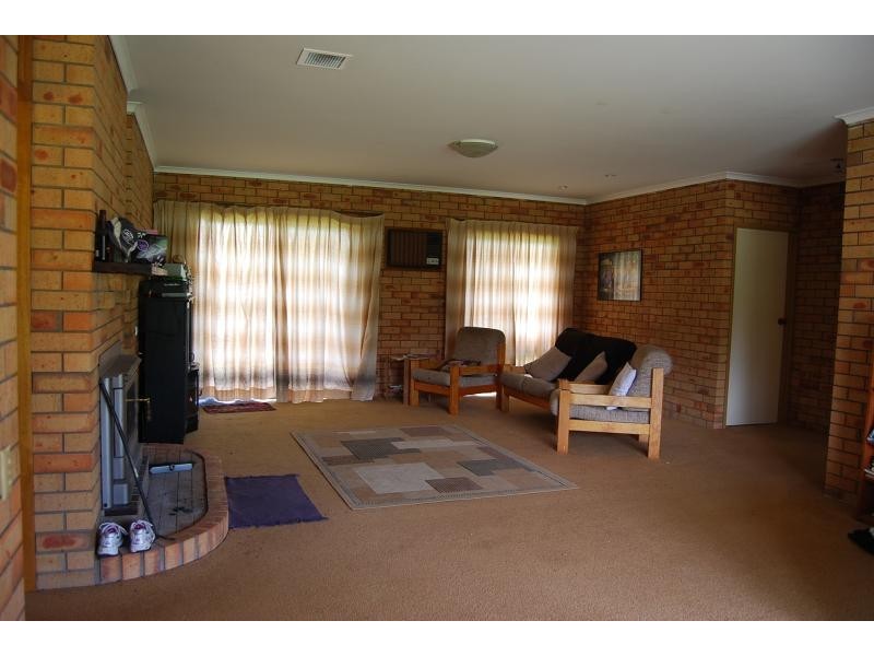 140 Hoggs Lane, Lakes Entrance VIC 3909