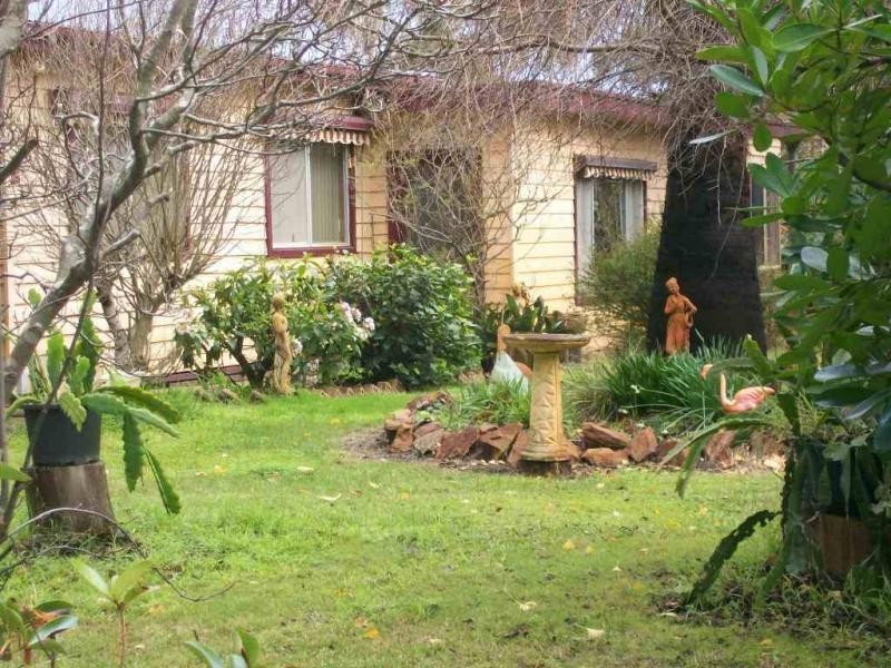 2400 Princes Hwy, Lakes Entrance VIC 3909