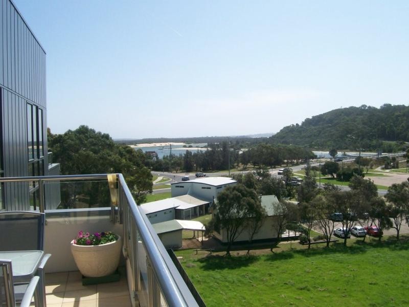 Unit 502/1 Esplanade, Lakes Entrance VIC 3909