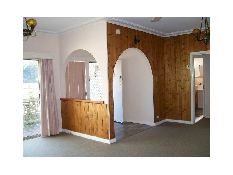 16 Marine Parade, Lakes Entrance VIC 3909