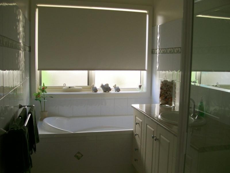 Unit 8/122 Golf Links Road, Lakes Entrance VIC 3909