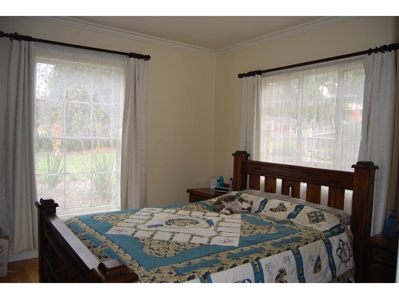 73 Hazel Road, Lakes Entrance VIC 3909