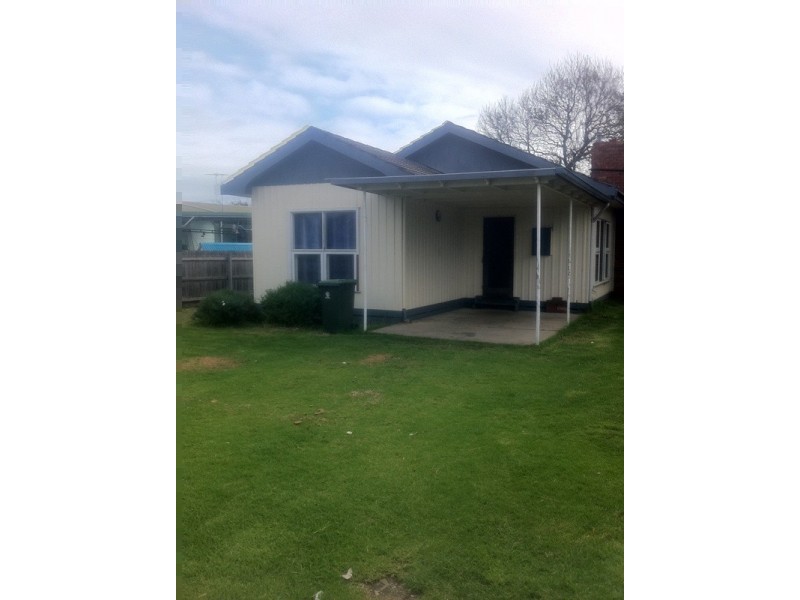 22 Fish Street, Lakes Entrance VIC 3909