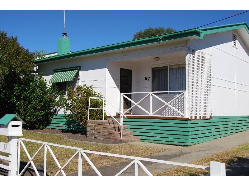 67 Carpenter Street, Lakes Entrance VIC 3909
