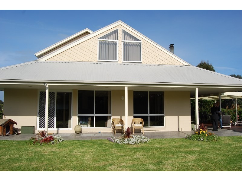 4 Reggardo Rise, Lakes Entrance VIC 3909