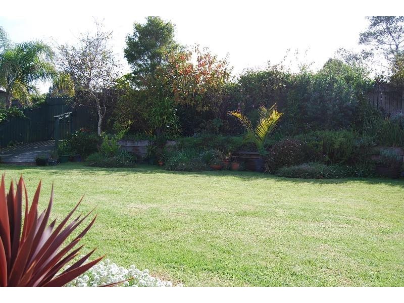 4 Reggardo Rise, Lakes Entrance VIC 3909