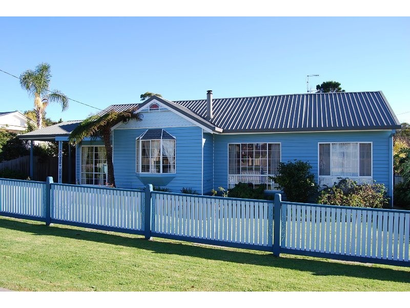 89 Hazel Road, Lakes Entrance VIC 3909