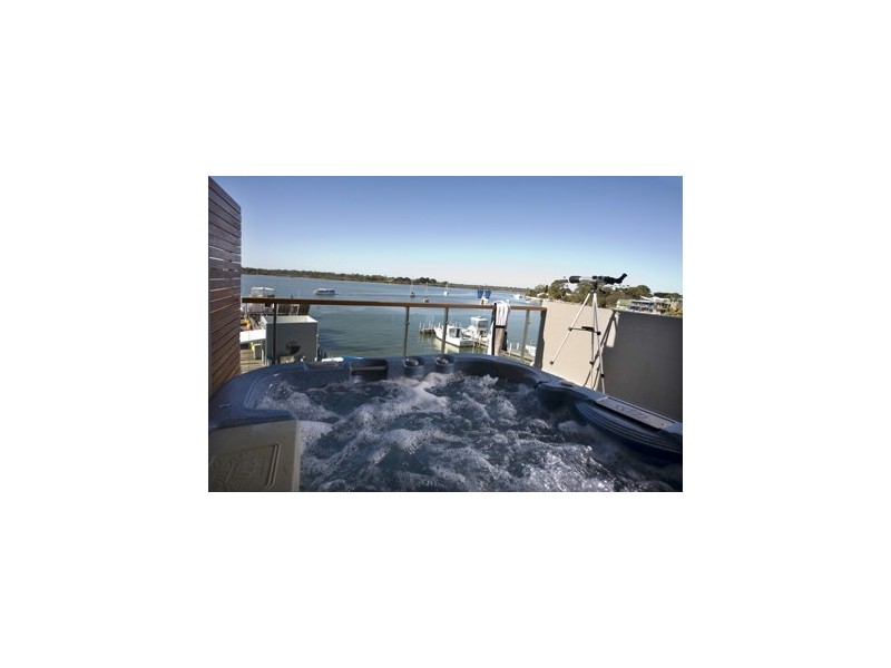 42 Metung Road, Metung VIC 3904