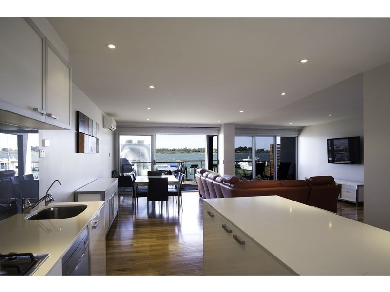 42 METUNG Rd, Metung VIC 3904
