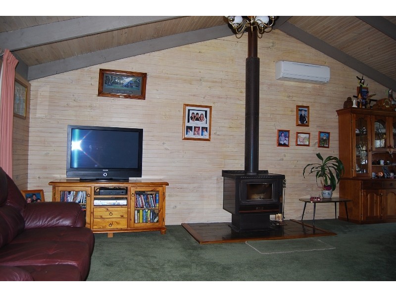 141 Hunters Lane, Lakes Entrance VIC 3909