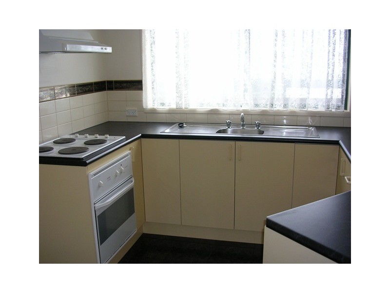 4/28 BungYarnda Court, Lakes Entrance VIC 3909