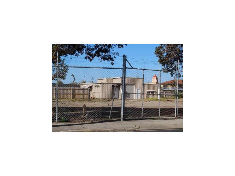 10 Barkes Avenue, Lakes Entrance VIC 3909