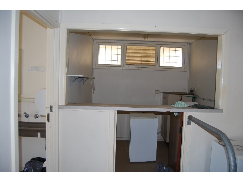 10 Barkes Avenue, Lakes Entrance VIC 3909