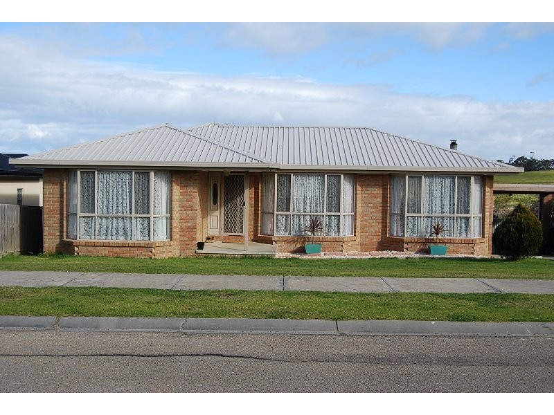 12 Stirling Drive, Lakes Entrance VIC 3909