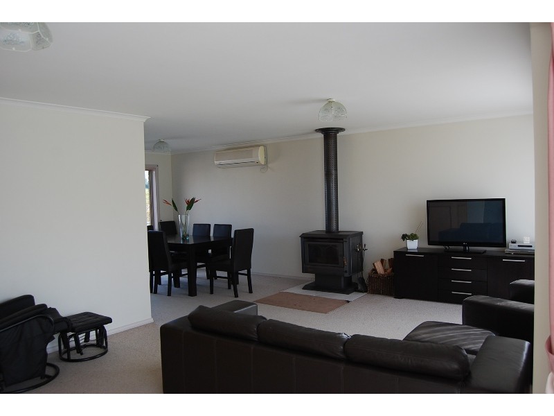 12 Stirling Drive, Lakes Entrance VIC 3909