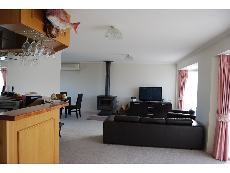 12 Stirling Drive, Lakes Entrance VIC 3909