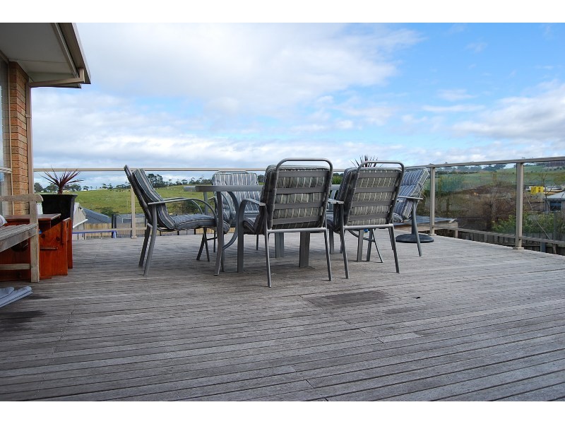 12 Stirling Drive, Lakes Entrance VIC 3909