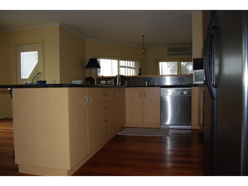 1 Banksia Court, Lakes Entrance VIC 3909