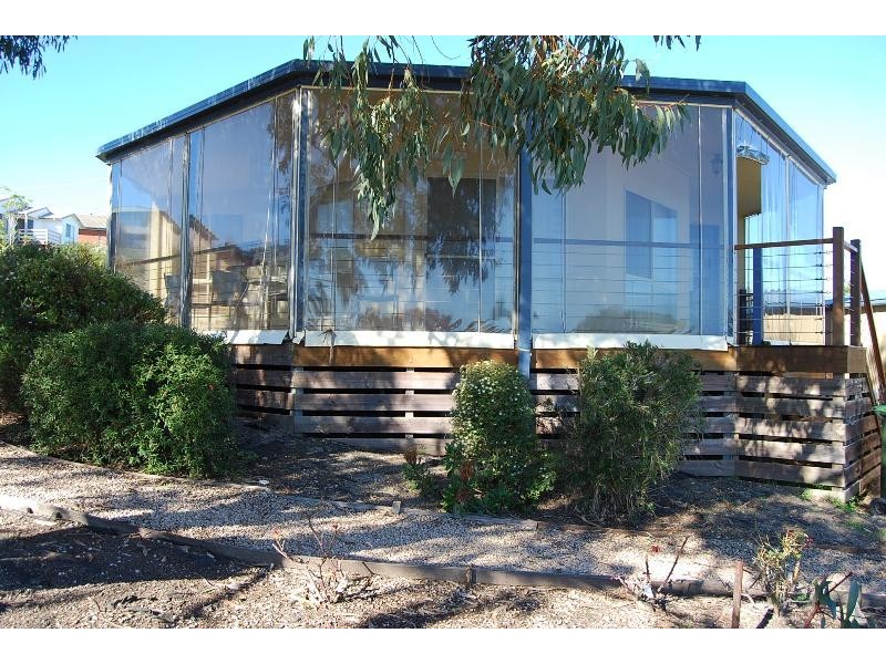 1 Banksia Court, Lakes Entrance VIC 3909