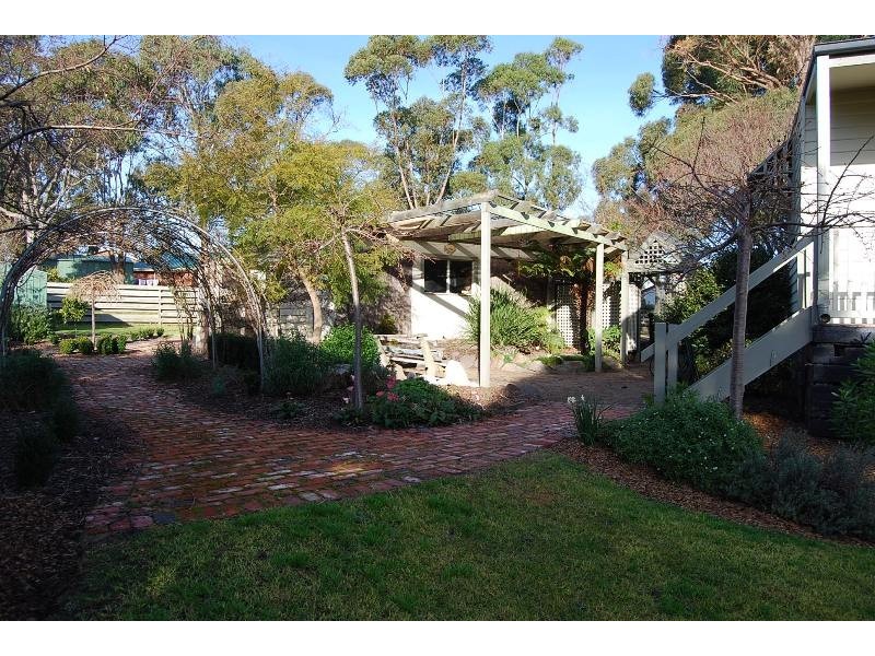 86B Capes Road, Lakes Entrance VIC 3909