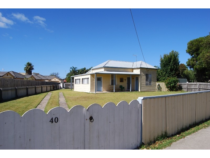 40 Roadknight Street, Lakes Entrance VIC 3909