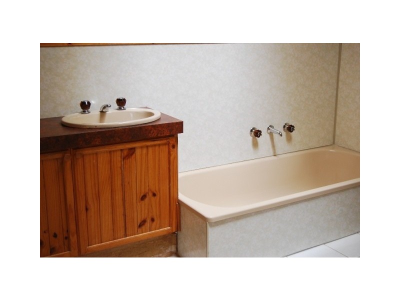 2/66 Coates Road, Lakes Entrance VIC 3909