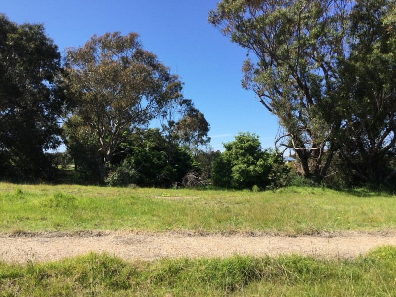 13 Peter Road, Metung VIC 3904