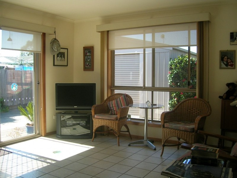 4 Bowler Street, Lakes Entrance VIC 3909