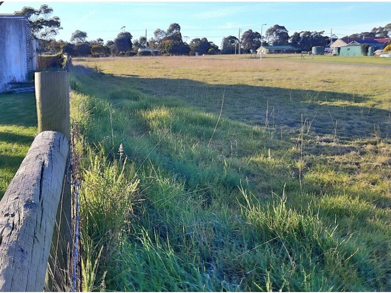 12  Falcon Grove, Metung VIC 3904