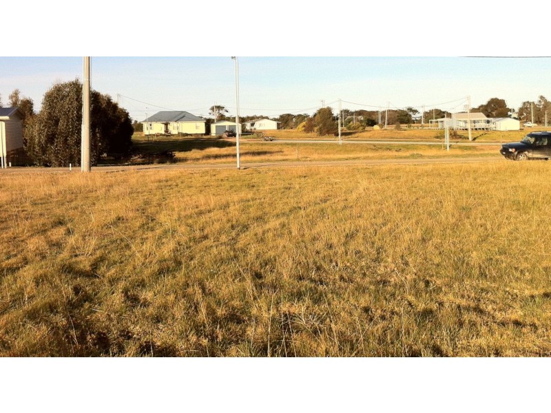 12  Falcon Grove, Metung VIC 3904