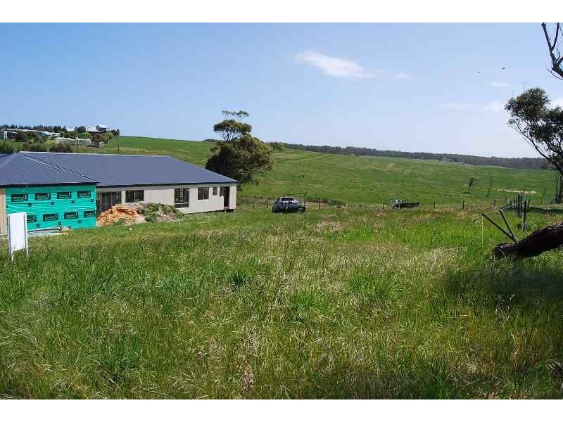 25 Warfe Drive, Lake Tyers Beach VIC 3909