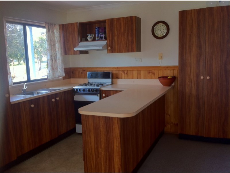 21 Point Road, Kalimna VIC 3909