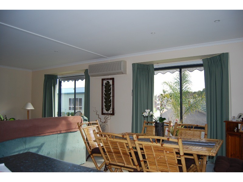 31-86 Golf Links Road, Lakes Entrance VIC 3909