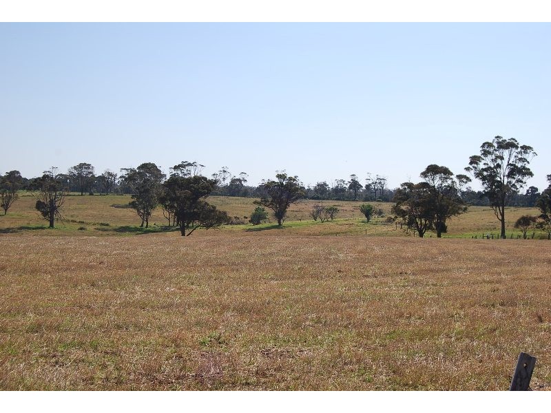 30 Raapita Road, Lakes Entrance VIC 3909