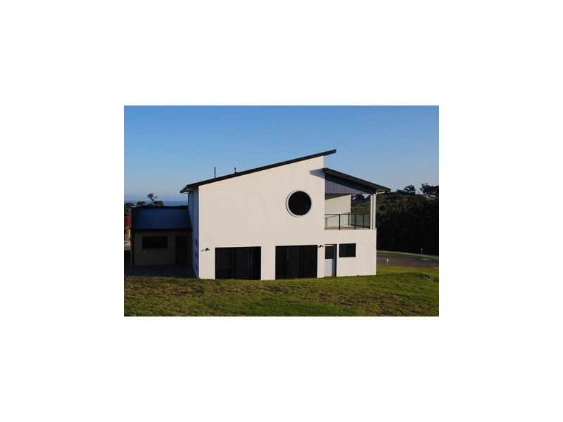 14 Riviera Court, Lakes Entrance VIC 3909