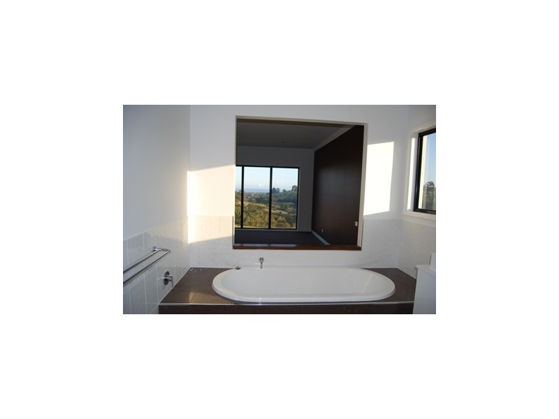 14 Riviera Court, Lakes Entrance VIC 3909