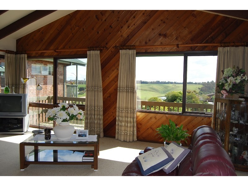 25 Abalone Avenue, Lakes Entrance VIC 3909