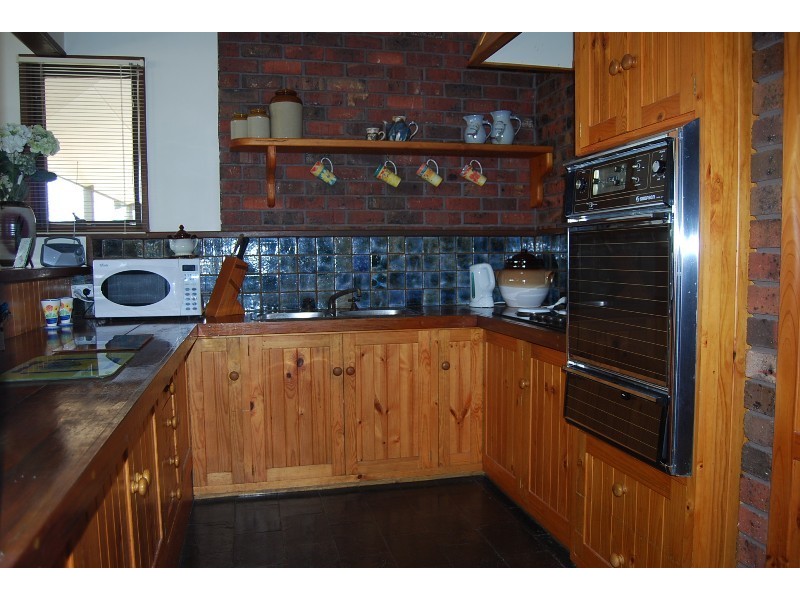 25 Abalone Avenue, Lakes Entrance VIC 3909