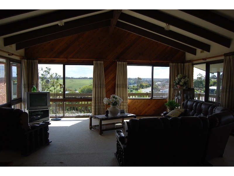 25 Abalone Avenue, Lakes Entrance VIC 3909