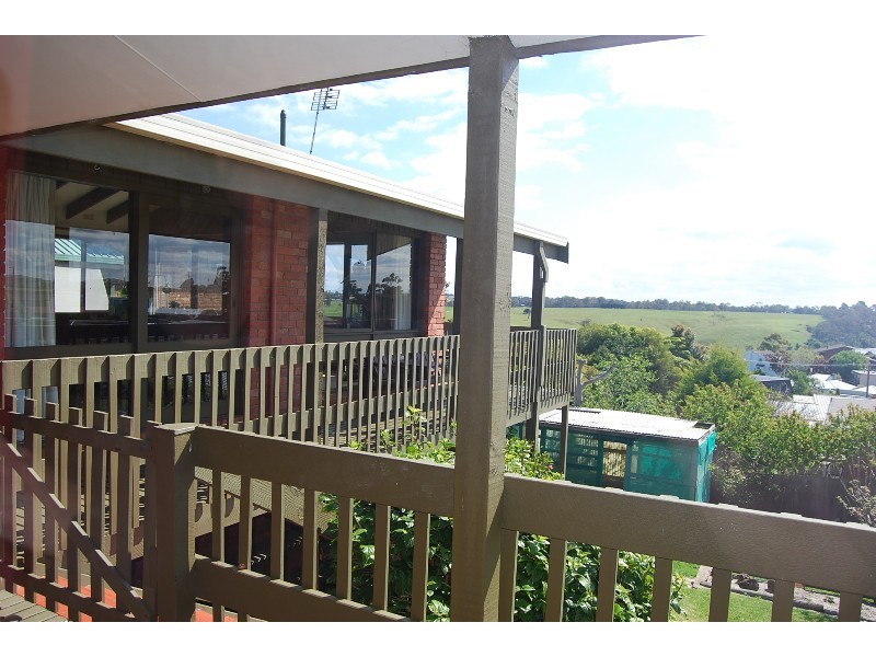 25 Abalone Avenue, Lakes Entrance VIC 3909