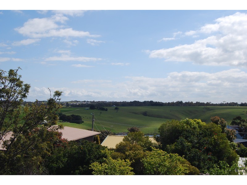 25 Abalone Avenue, Lakes Entrance VIC 3909