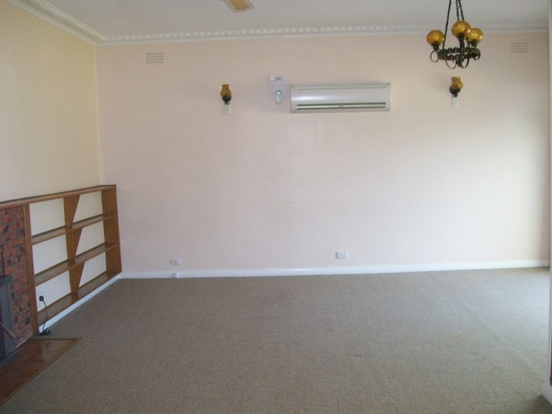 16 Marine Parade, Lakes Entrance VIC 3909