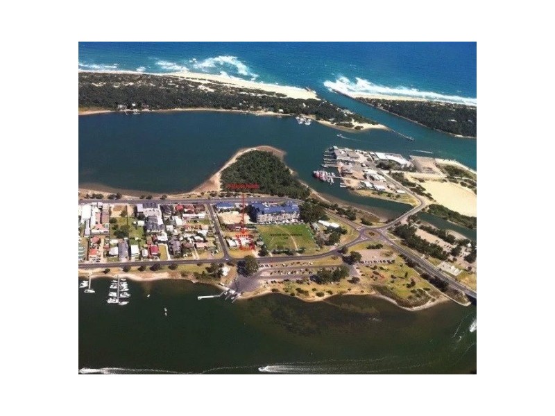 16 Marine Parade, Lakes Entrance VIC 3909