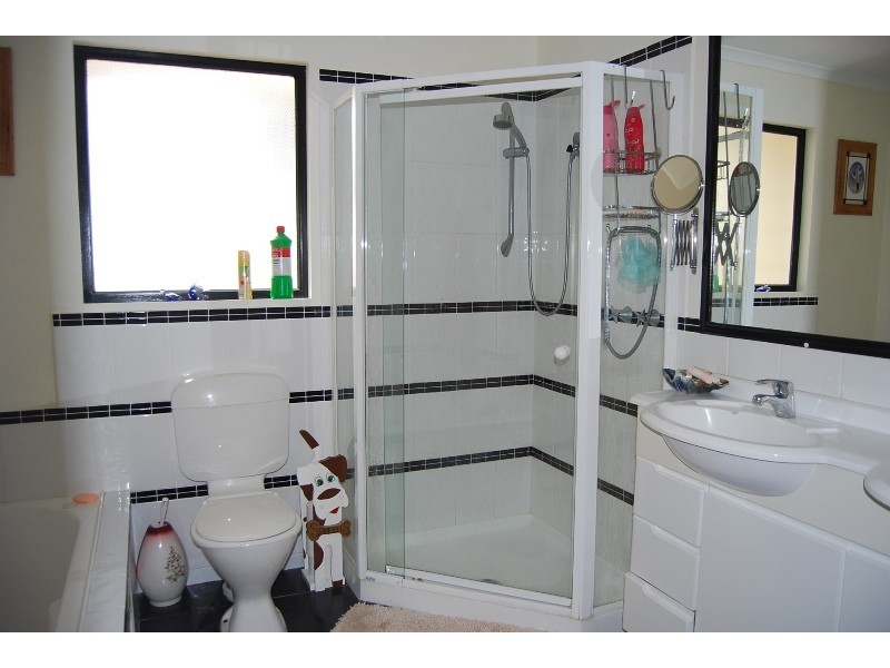 191 Hunters Lane, Lakes Entrance VIC 3909