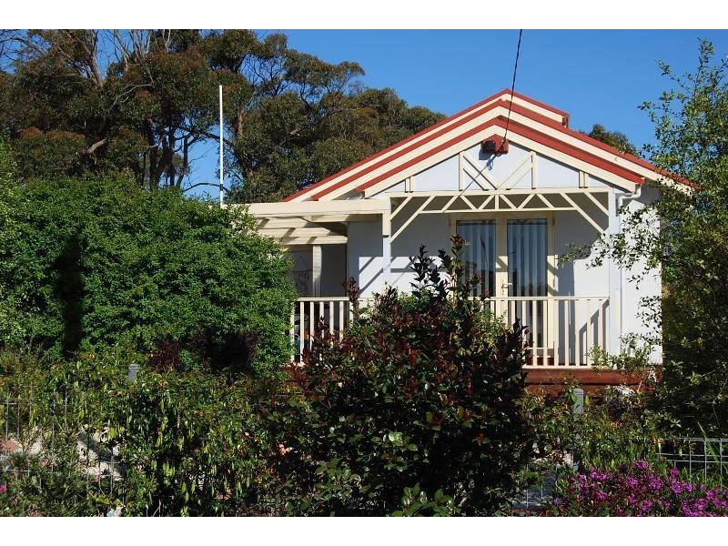 48 Lind Drive, Lakes Entrance VIC 3909